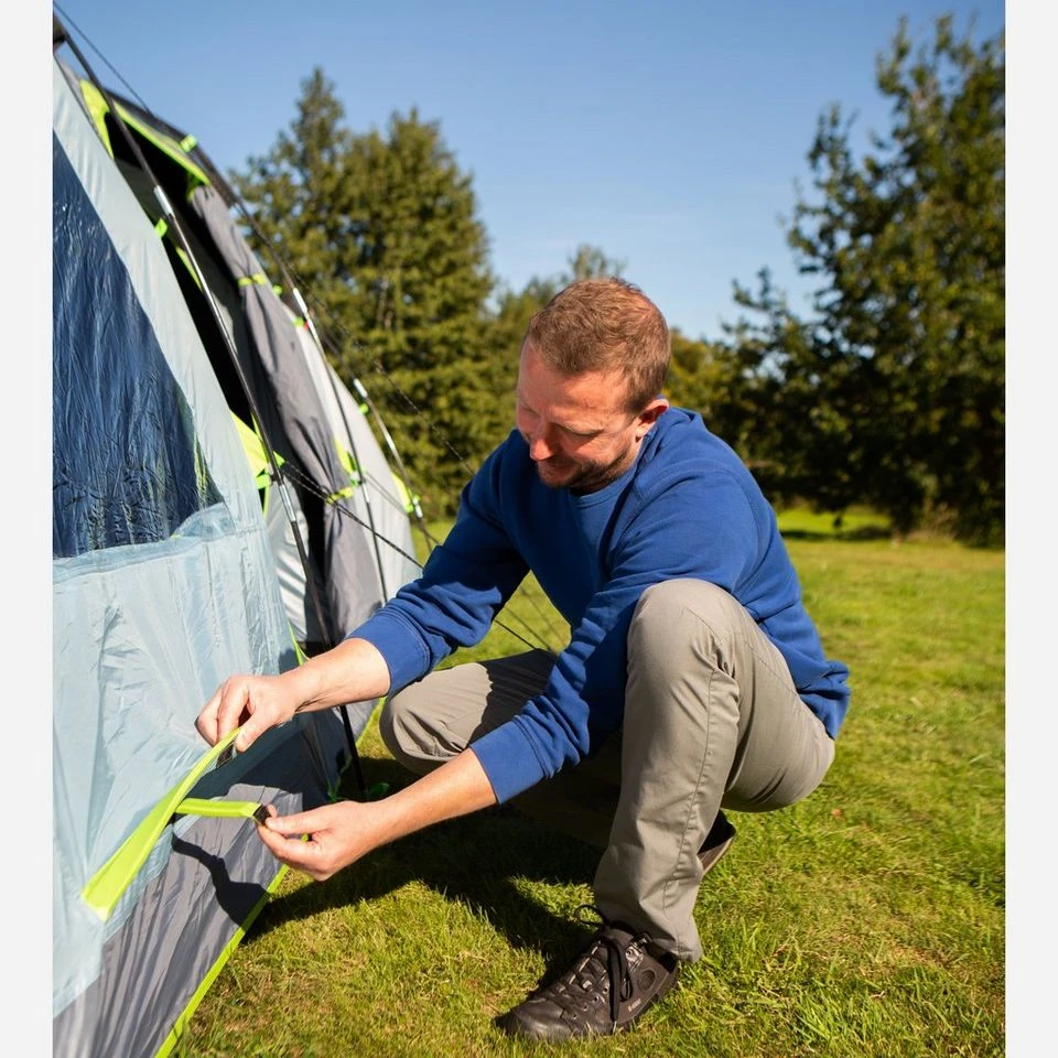 Coleman Meadowood 4 Person Large Tent With Blackout Bedrooms - Image 5